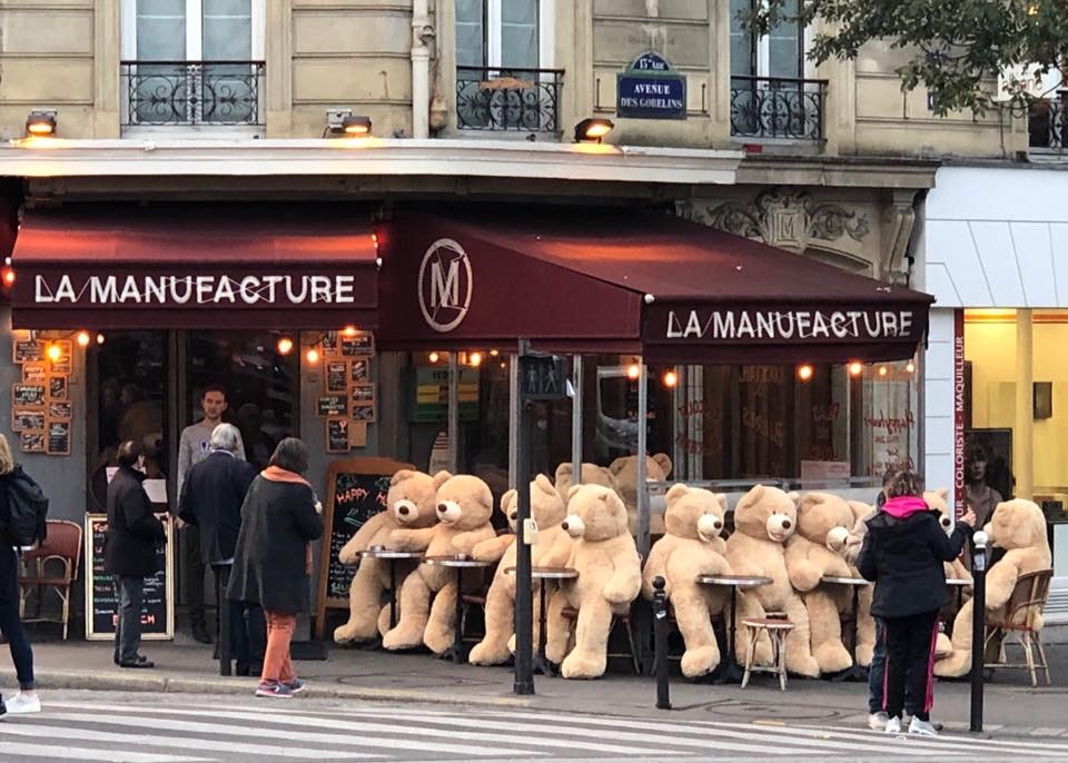 Travel News - teddy bears picnic in paris