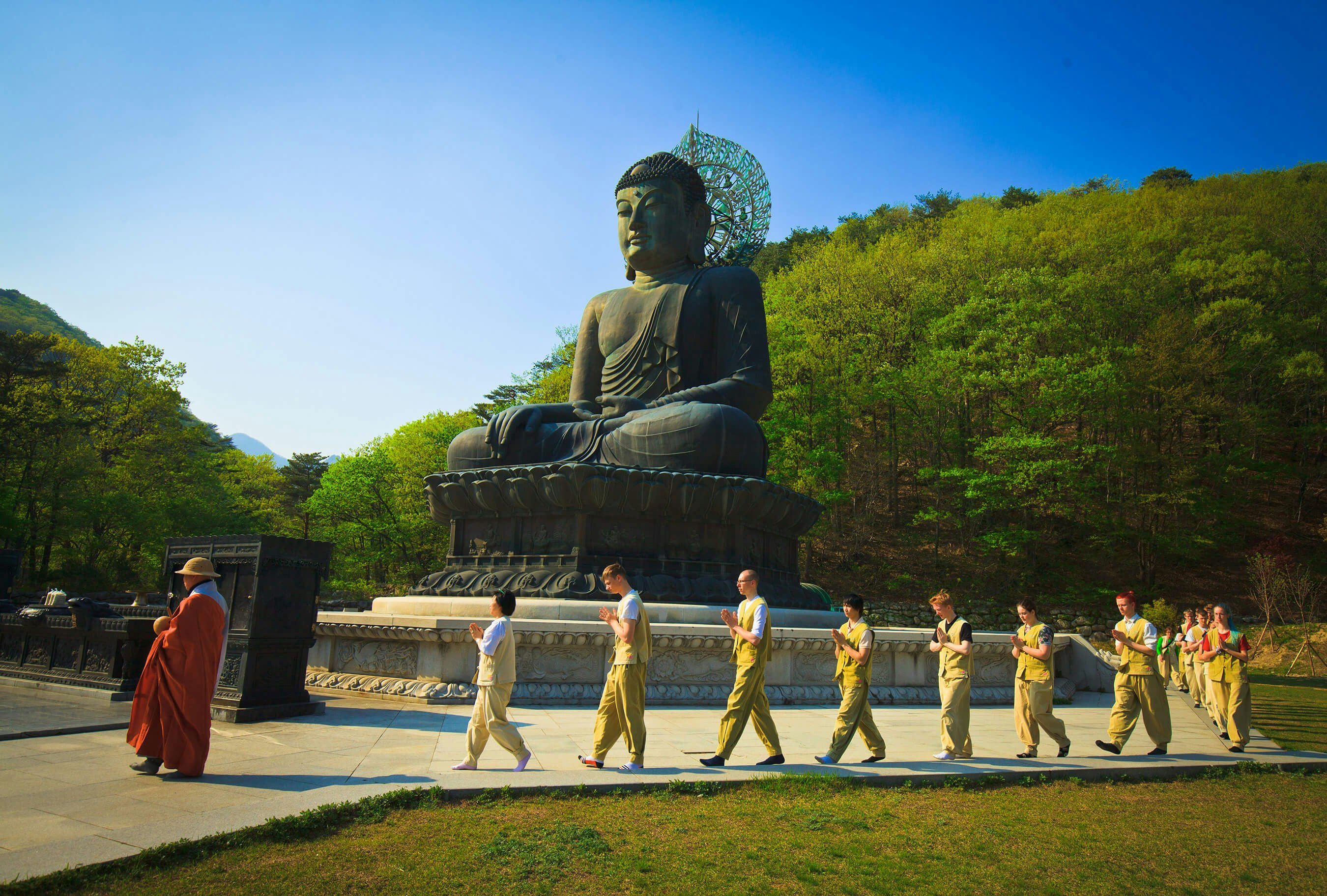 Travel News - walking meditation south korea