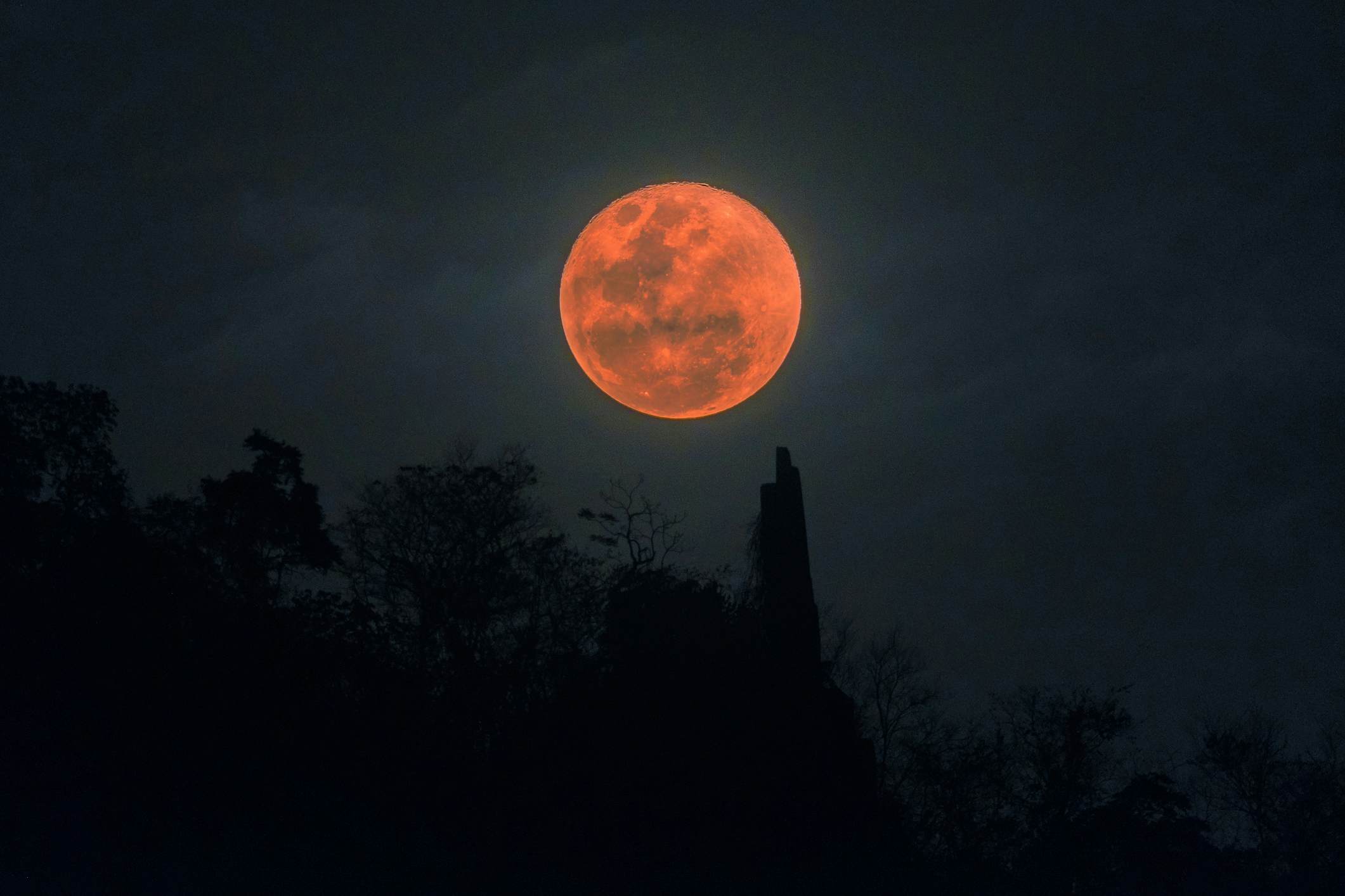 The Super Blood Wolf Eclipse That Will Turn The Moon Red Lonely