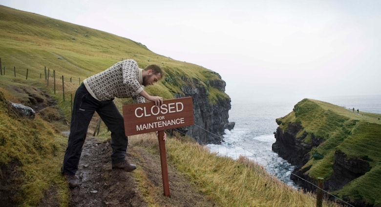 Travel News - Closed for Maintenance 2