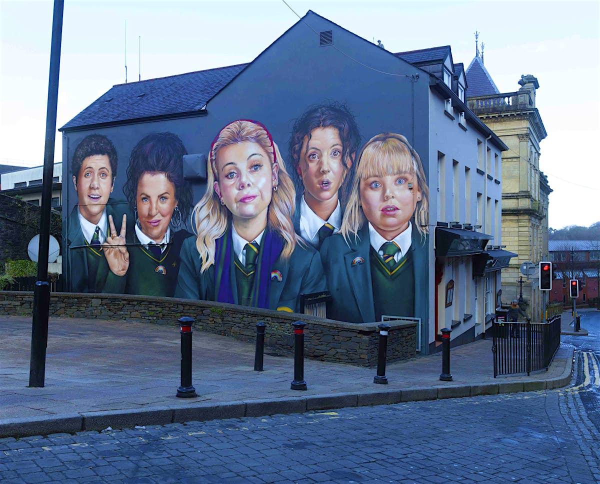 Derry Girls Are Back In Northern Ireland S Cultural Hub Lonely