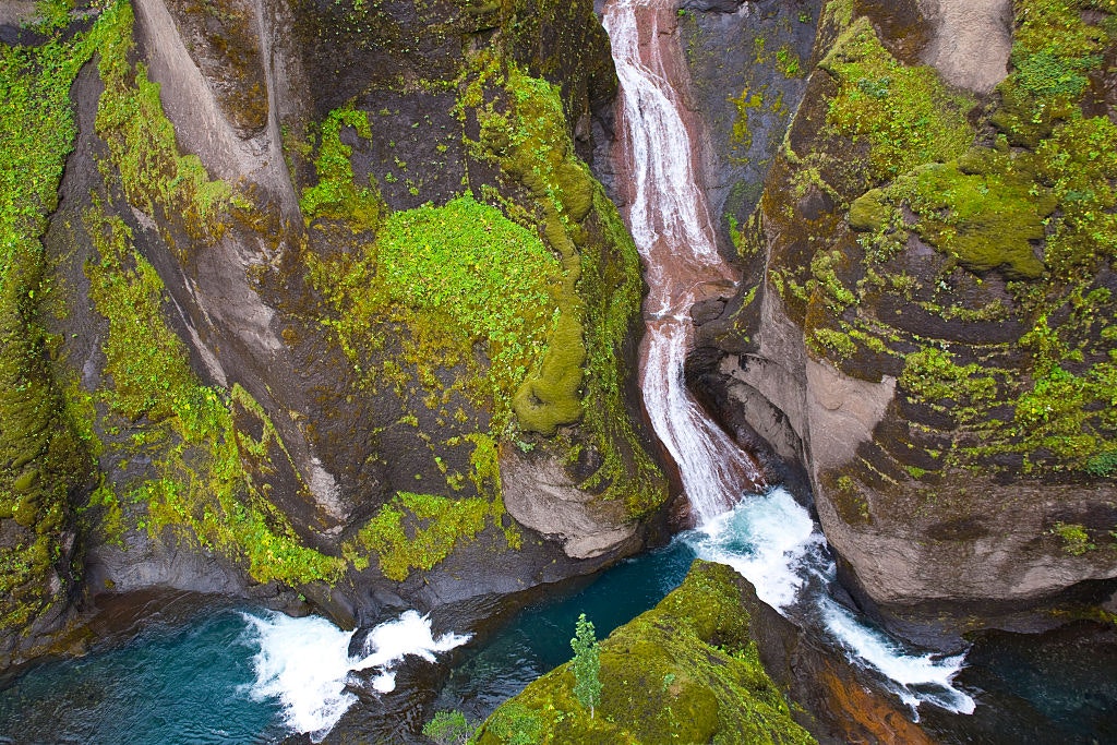 Travel News - Fjaðrárgljúfur canyon, Iceland