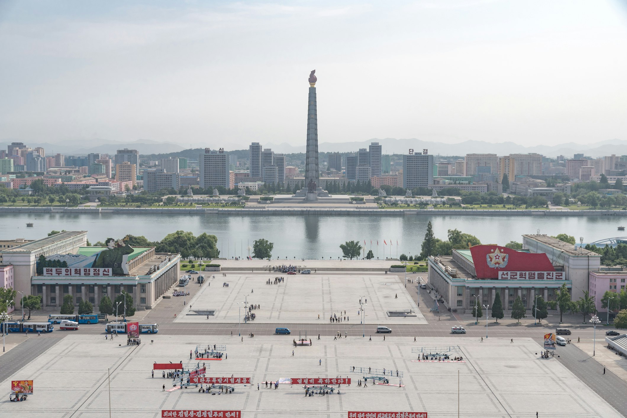 Travel News - Kim Il-sung Square, Pyongyang, North Korea