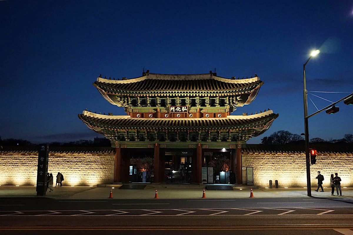 You can now visit Seoul  s royal palace  after dark all year 