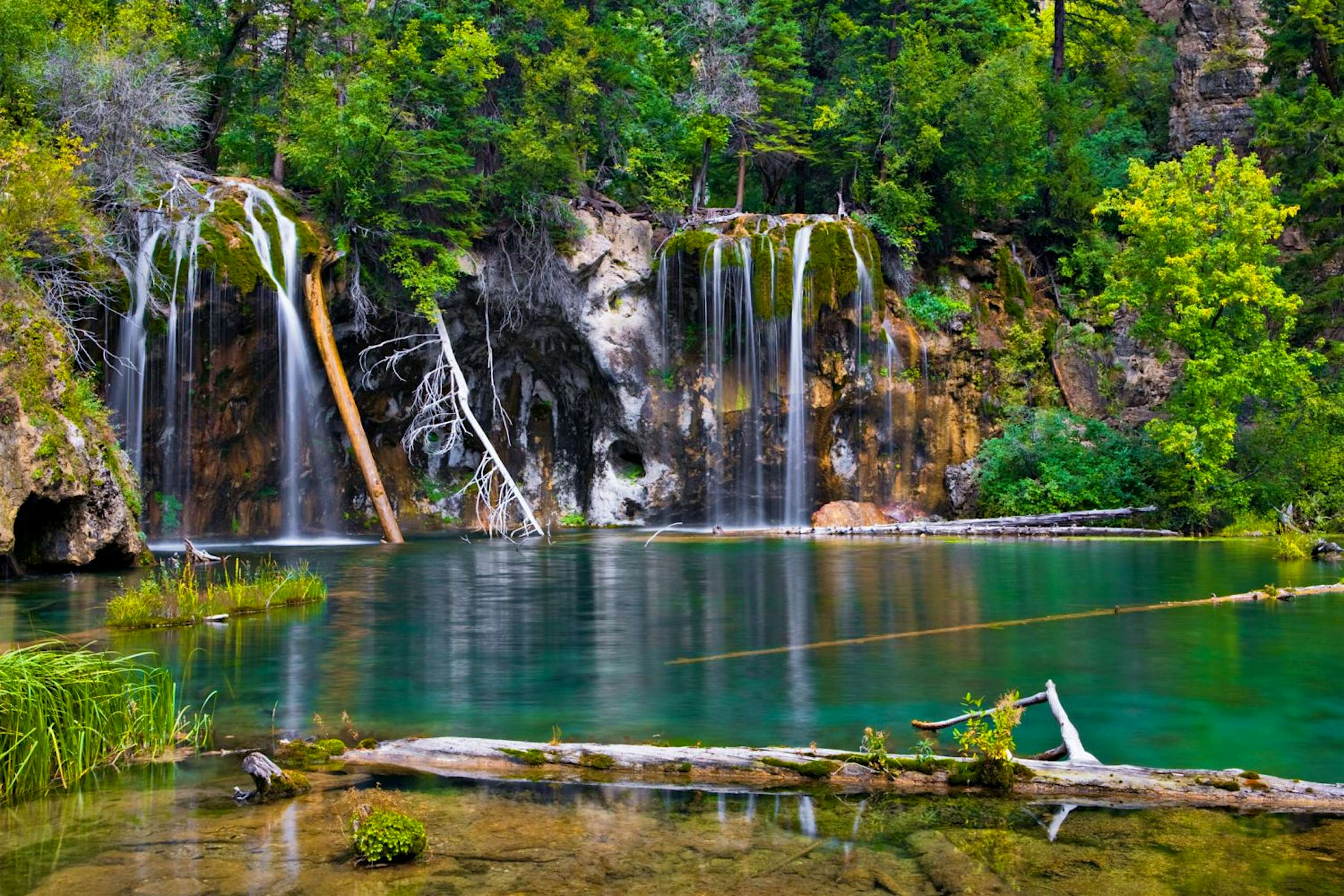 Thousands register to hike in Colorado's Hanging Lake during peak