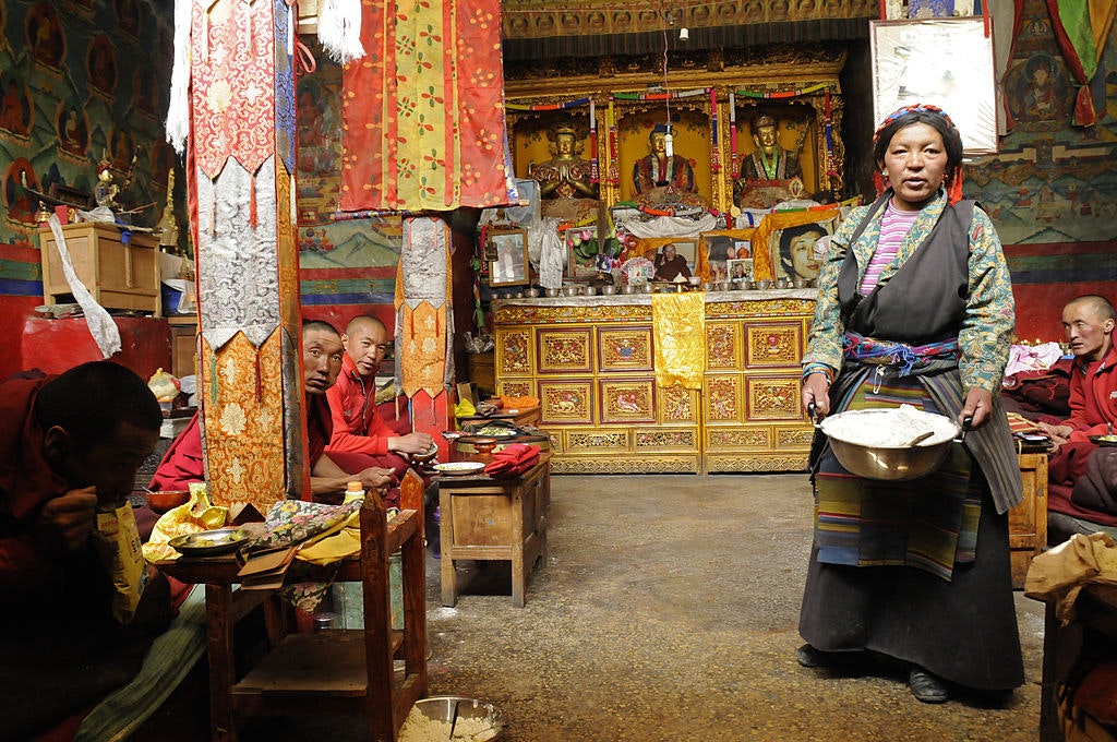 Travel News - Rongbuk Monastery prayer hall