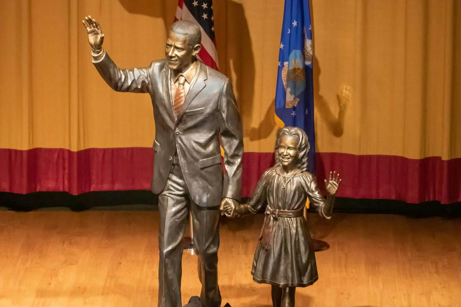 New Statue Of Barack Obama And His Daughter Sasha Unveiled In South Dakota Lonely Planet