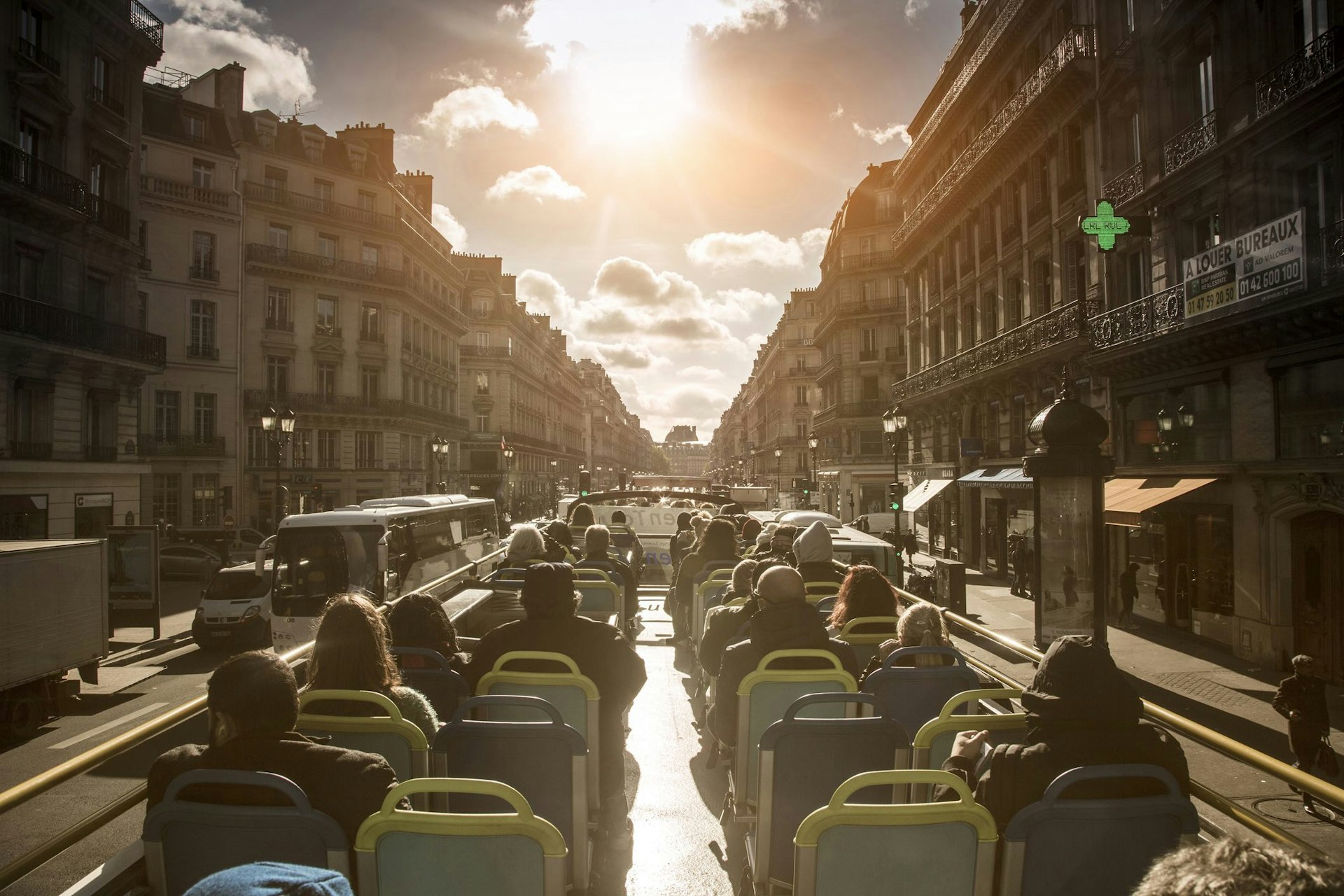 Travel News - Double-decker bus tour in Paris, Ile-de-France, France